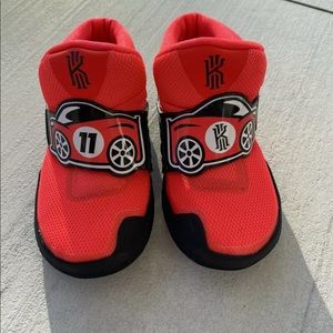 Kyrie 6 Super Vroom Toddlers shoes